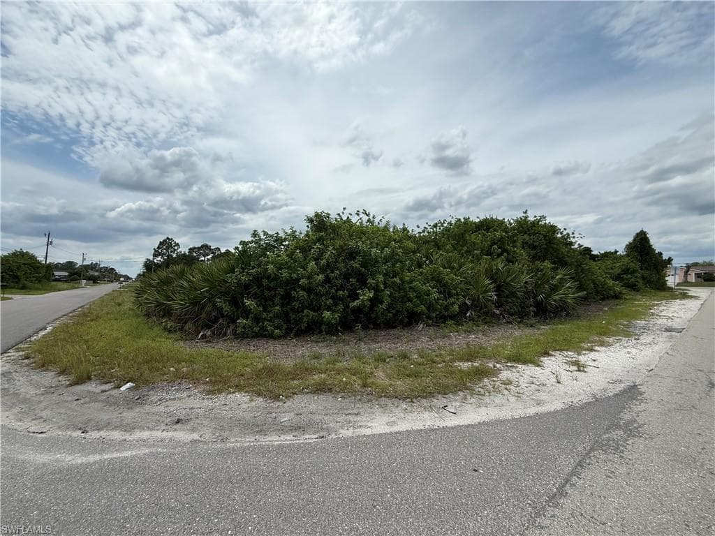 2700 9th ST SW LEHIGH ACRES, FL 33976