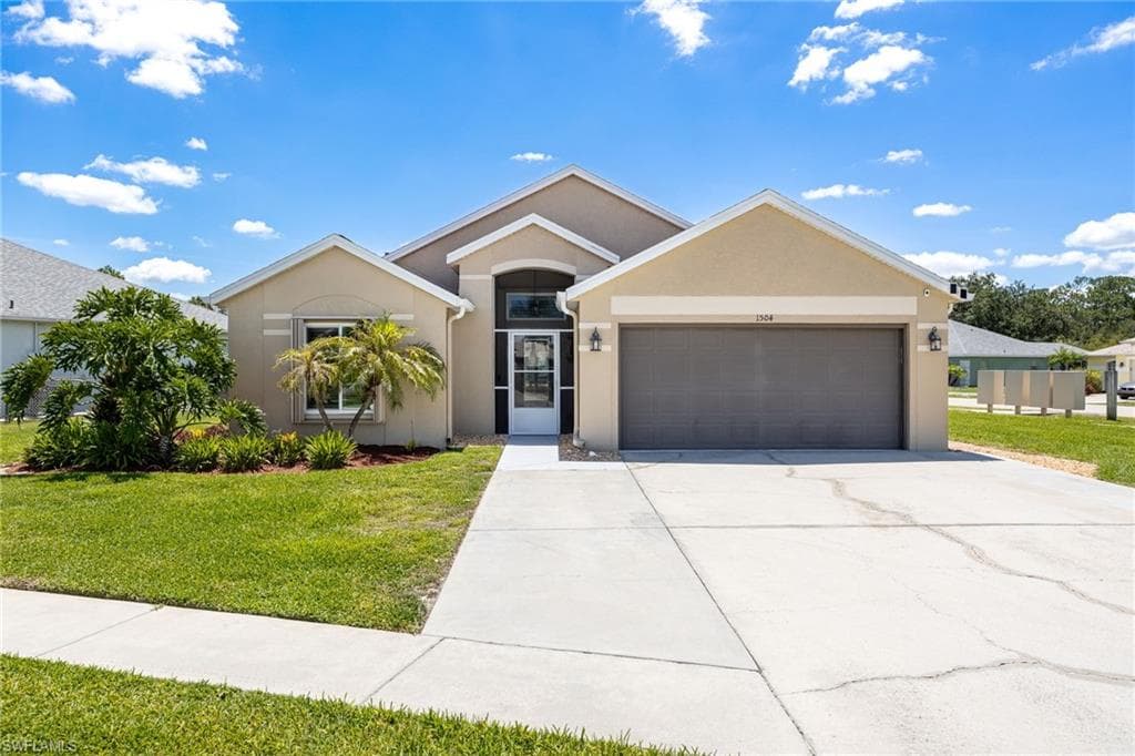 1504 Honor CT LEHIGH ACRES, FL 33971