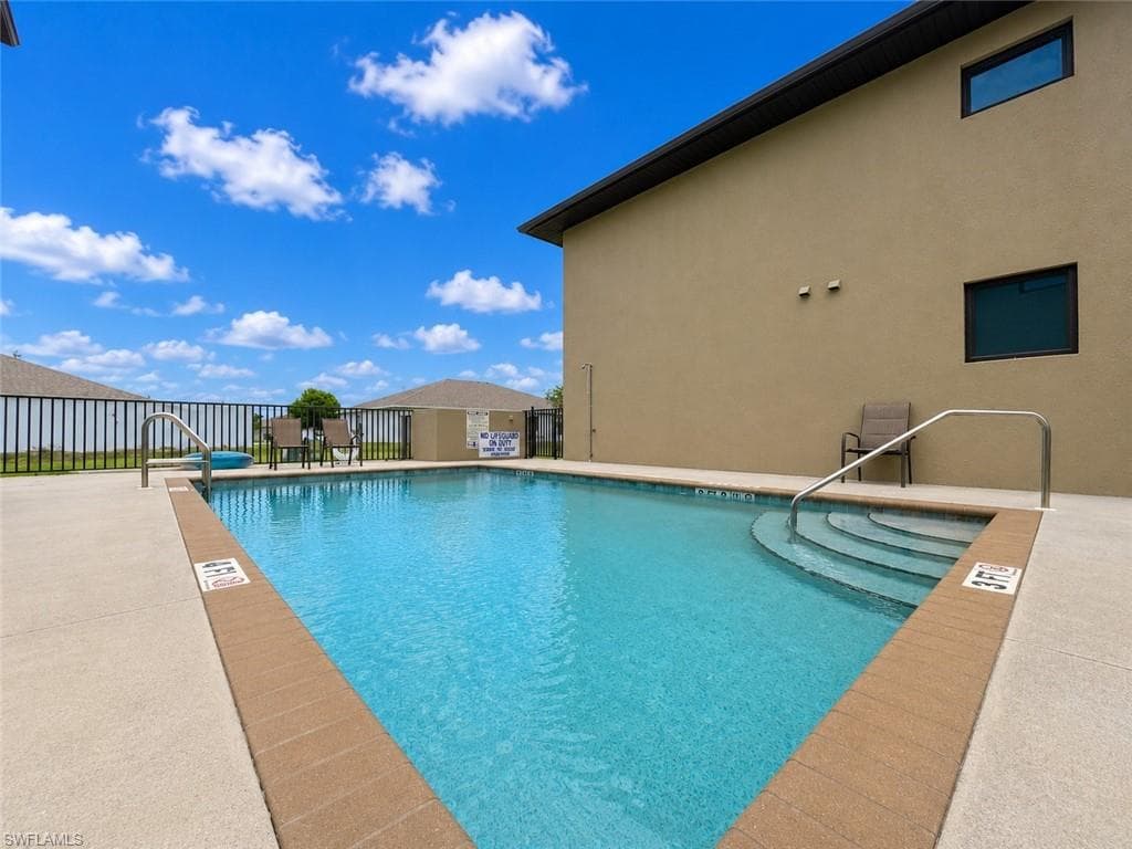4035 SW 8th PL 101 CAPE CORAL, FL 33914