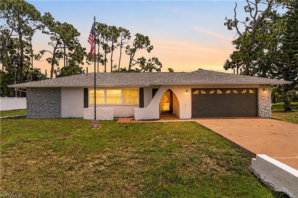 2333 Dover AVE FORT MYERS, FL 33907