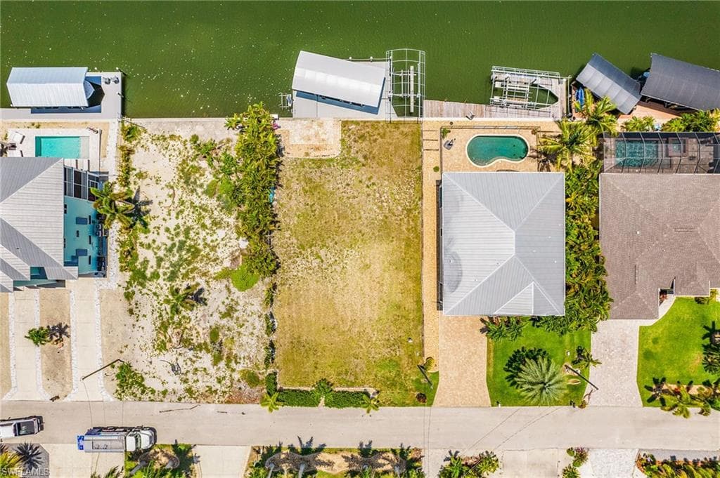 2371 Sycamore ST ST. JAMES CITY, FL 33956