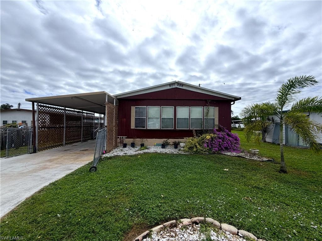106 Gaslight AVE NORTH FORT MYERS, FL 33917