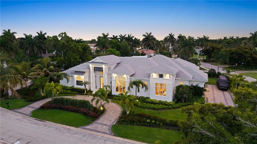 710 WILLOWHEAD DR NAPLES, FL 34103