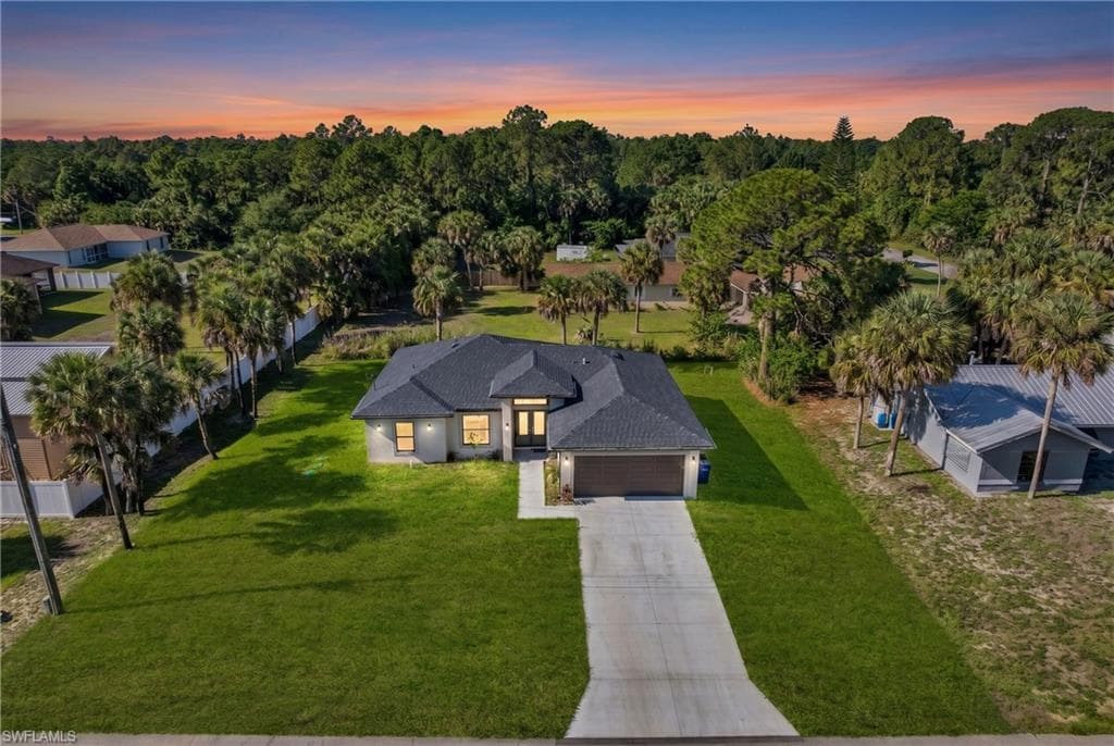 205 7th ST LEHIGH ACRES, FL 33972