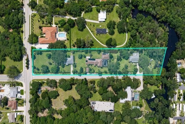 1063 SHADOWLAWN DR NAPLES, FL 34104