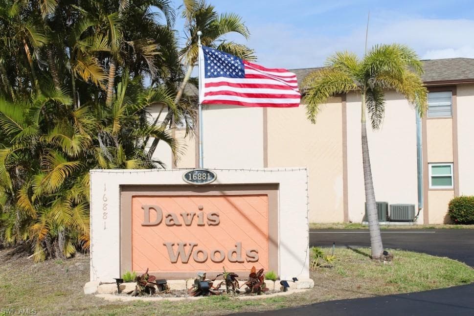 16881 Davis RD 712 FORT MYERS, FL 33908