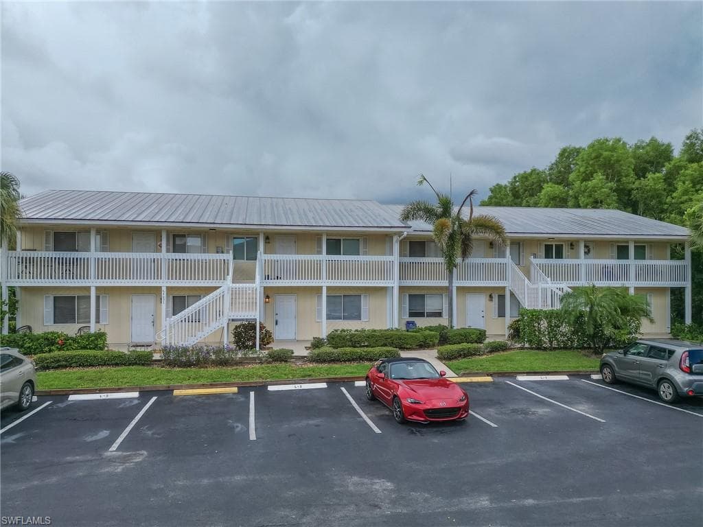 4625 Bayshore DR D7 NAPLES, FL 34112
