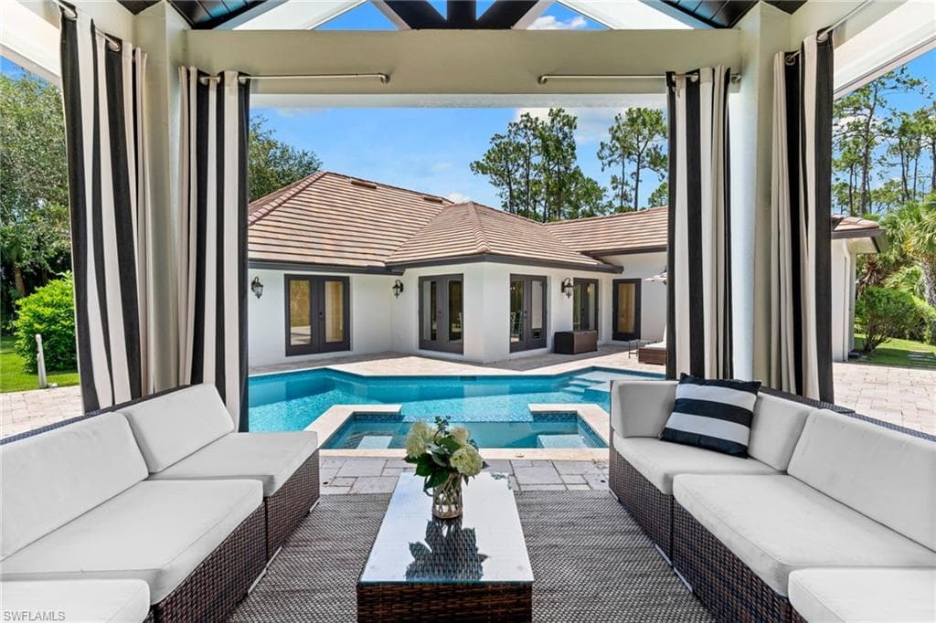 436 Corbel DR NAPLES, FL 34110