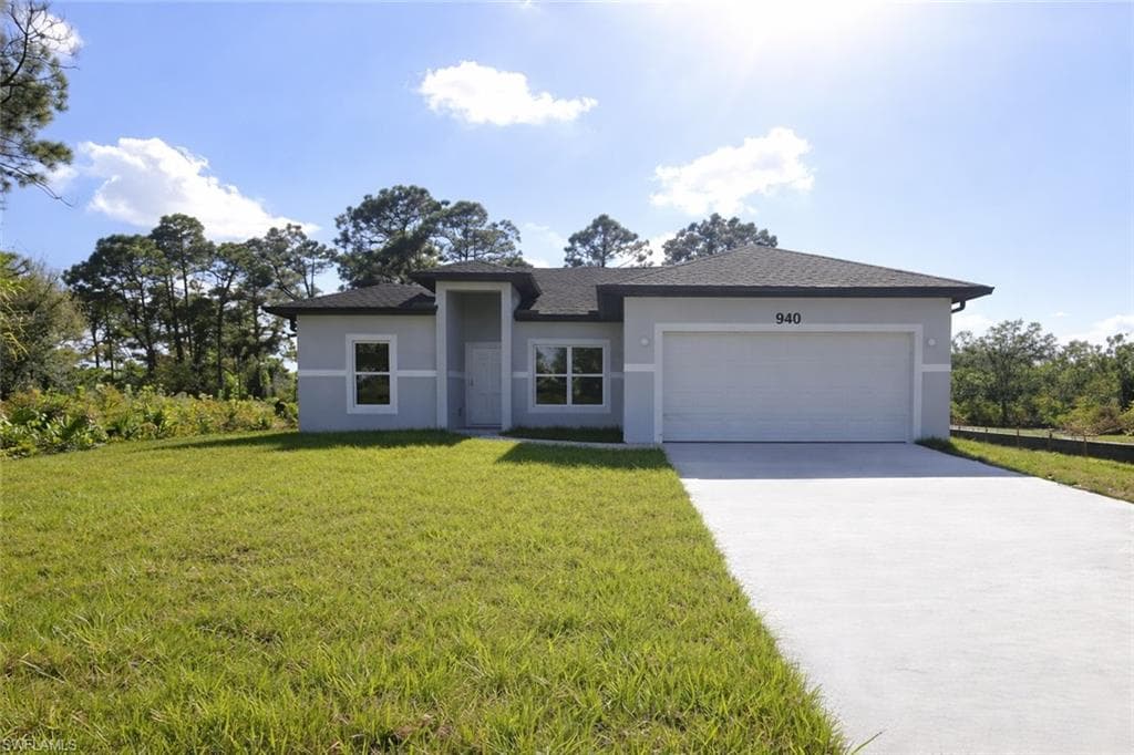 3201 28th ST SW LEHIGH ACRES, FL 33976