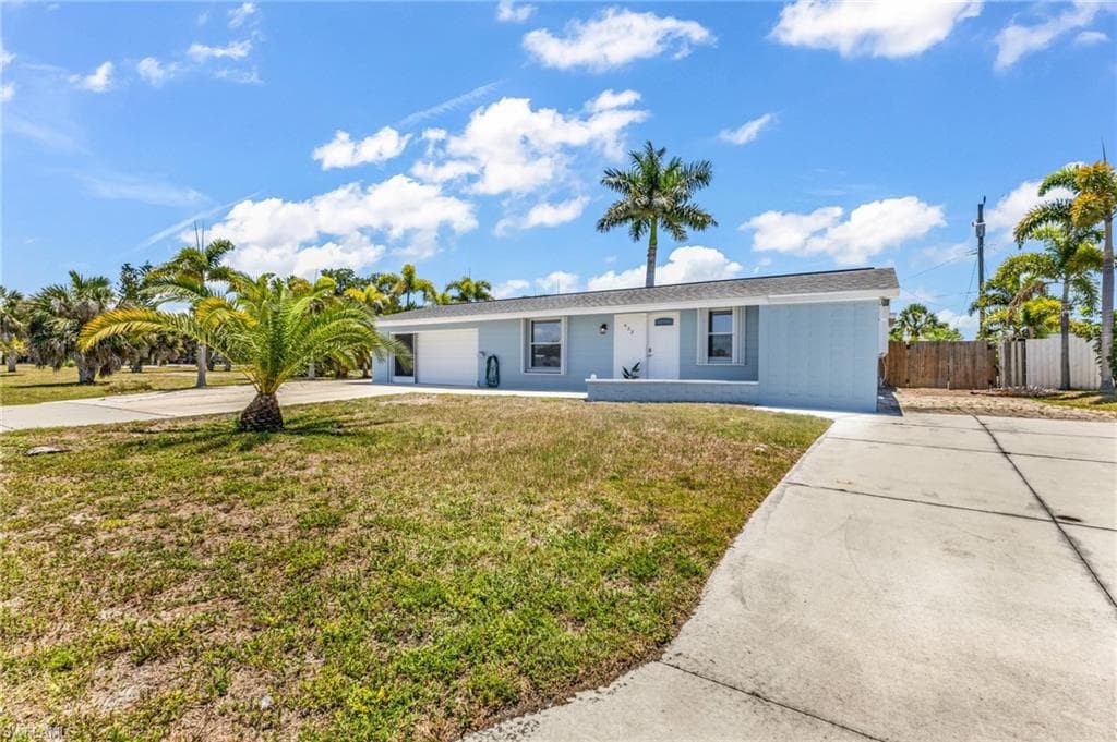 433 Glenridge AVE NW PORT CHARLOTTE, FL 33952
