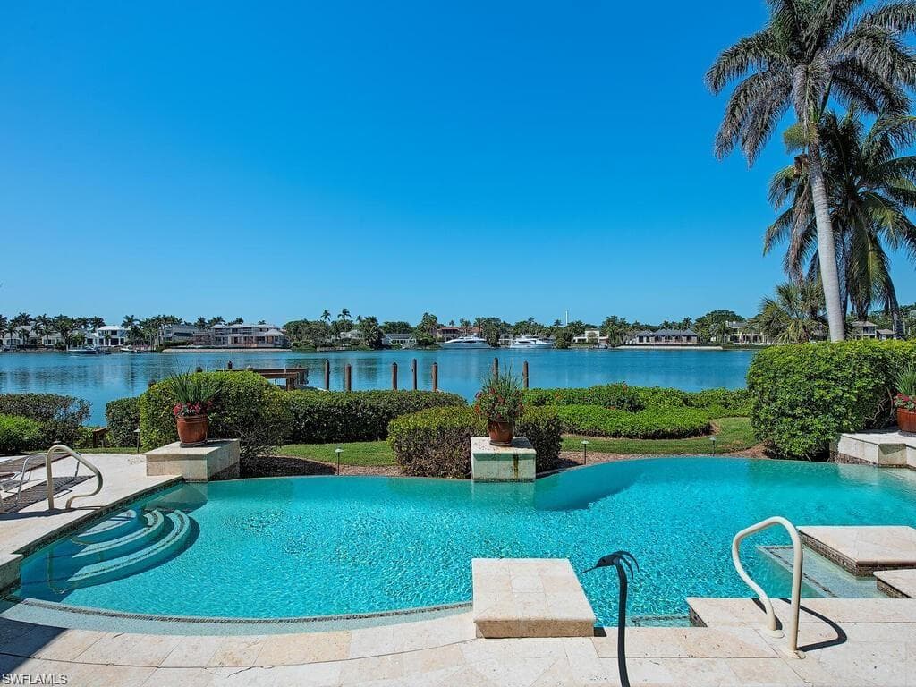 916 Spyglass LN NAPLES, FL 34102