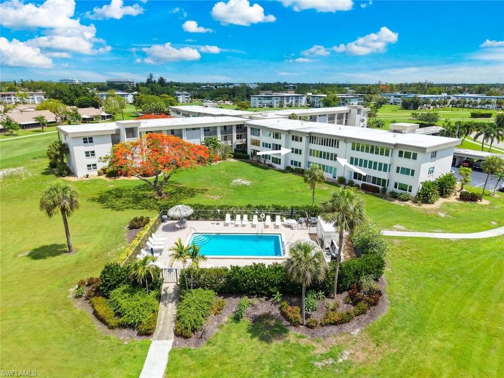 6102 Augusta DR 207 FORT MYERS, FL 33907