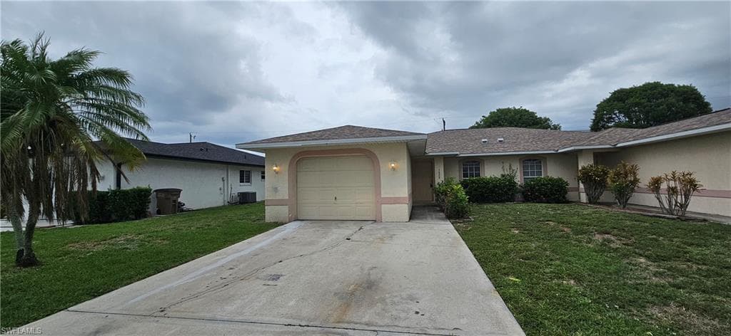 1628 SW Santa Barbara PL CAPE CORAL, FL 33991