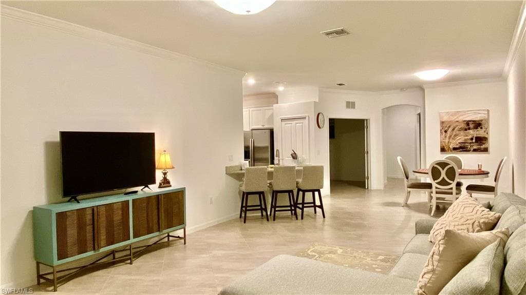 2066 Tamarron LN NAPLES, FL 34120