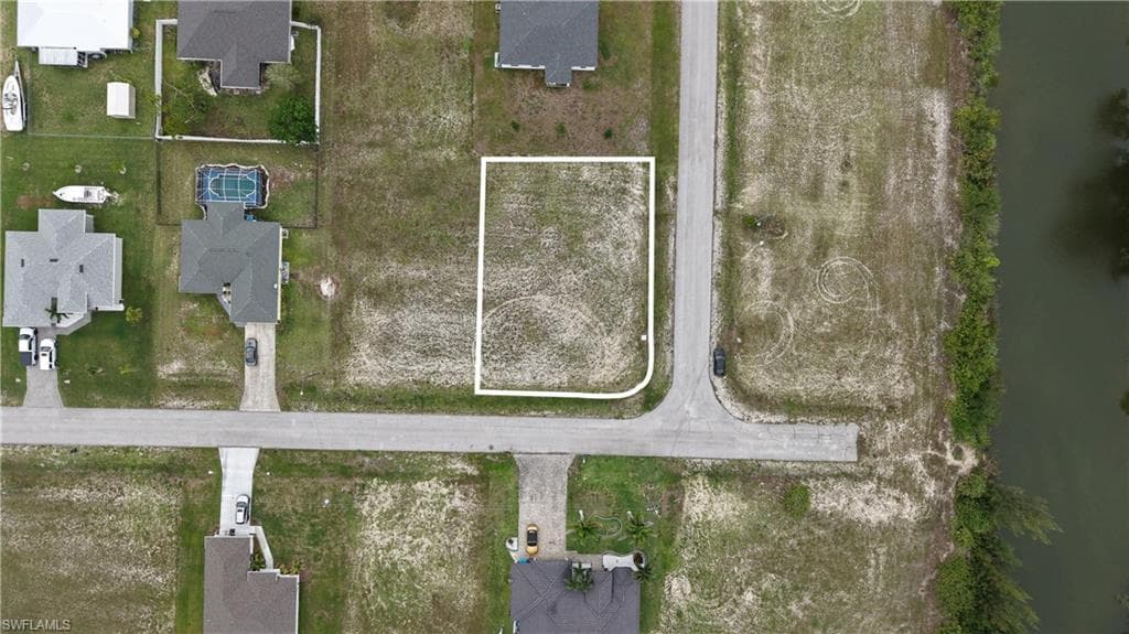 2009 NW 2nd AVE CAPE CORAL, FL 33993