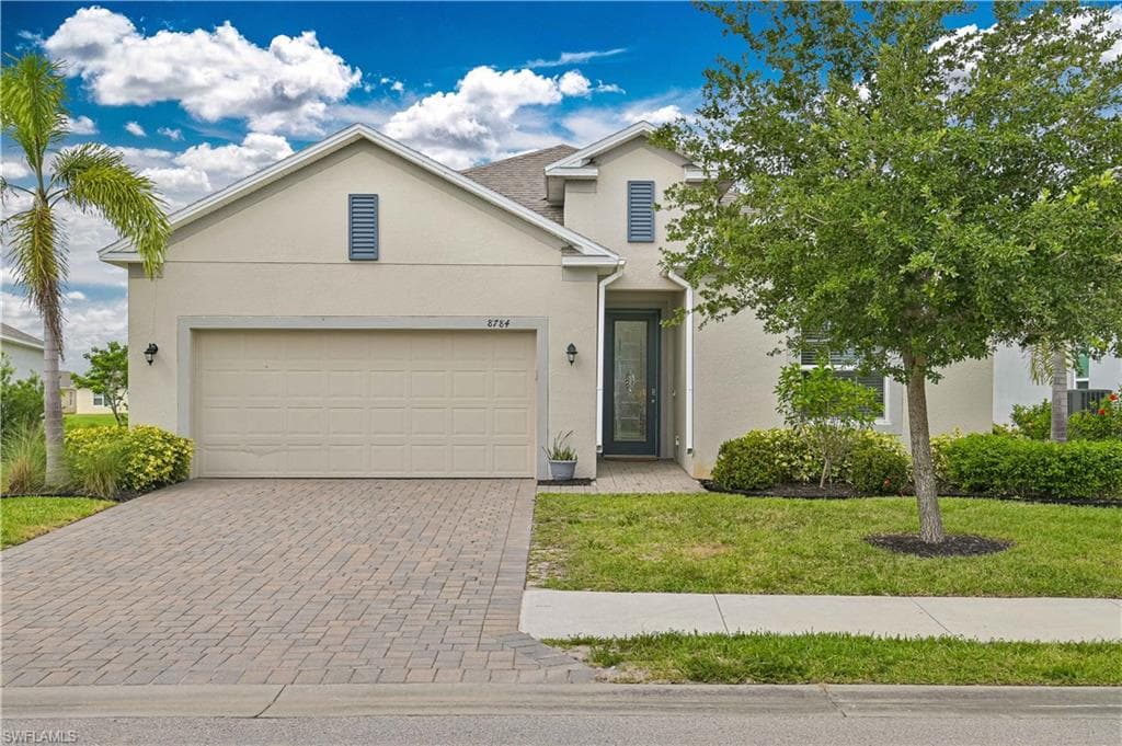 8784 Cascade Price CIR NORTH FORT MYERS, FL 33917