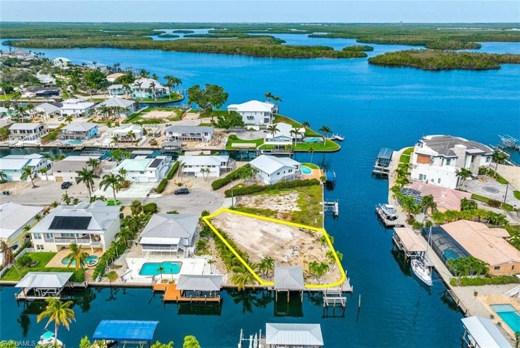18 Avenida Carita FORT MYERS BEACH, FL 33931