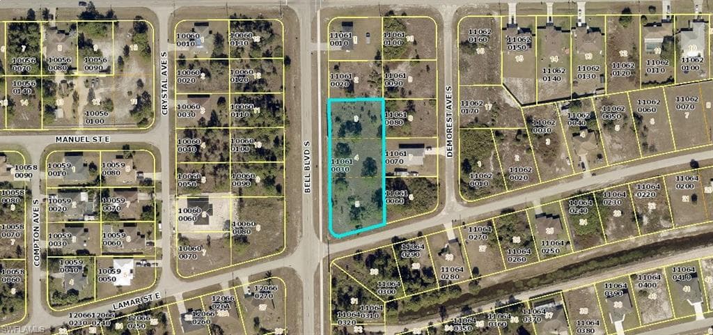 825 Bell BLVD S LEHIGH ACRES, FL 33974