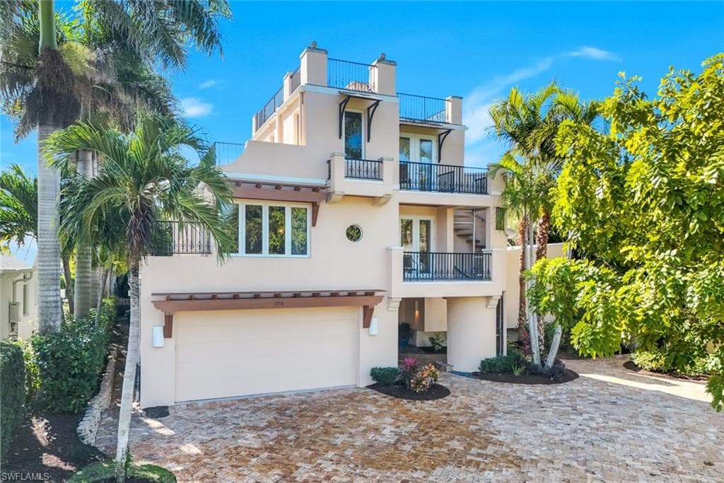210 Central AVE NAPLES, FL 34102