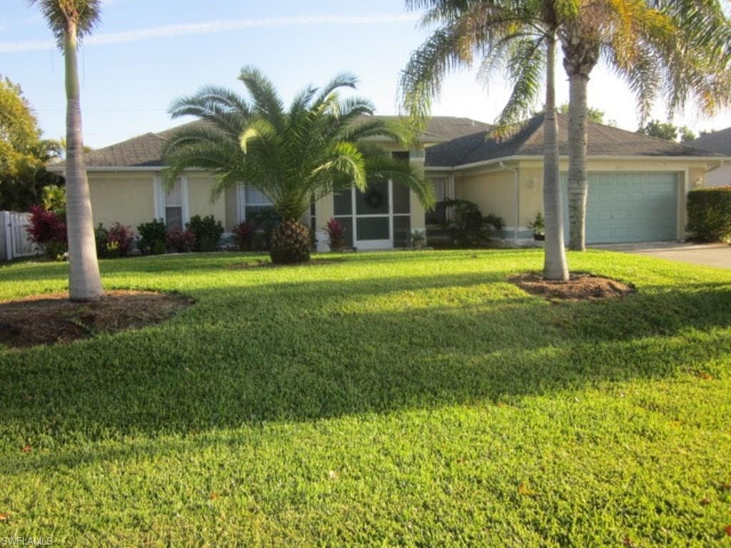 613 SE 2nd TER CAPE CORAL, FL 33990