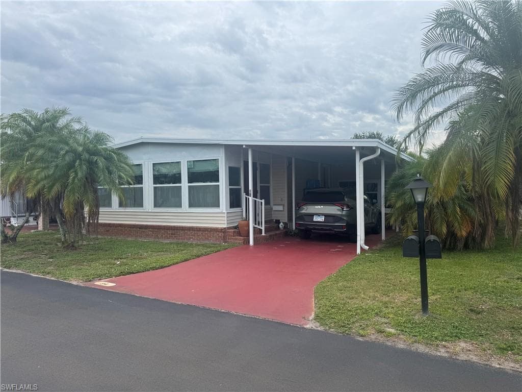 94 Poinsettia DR FORT MYERS, FL 33905