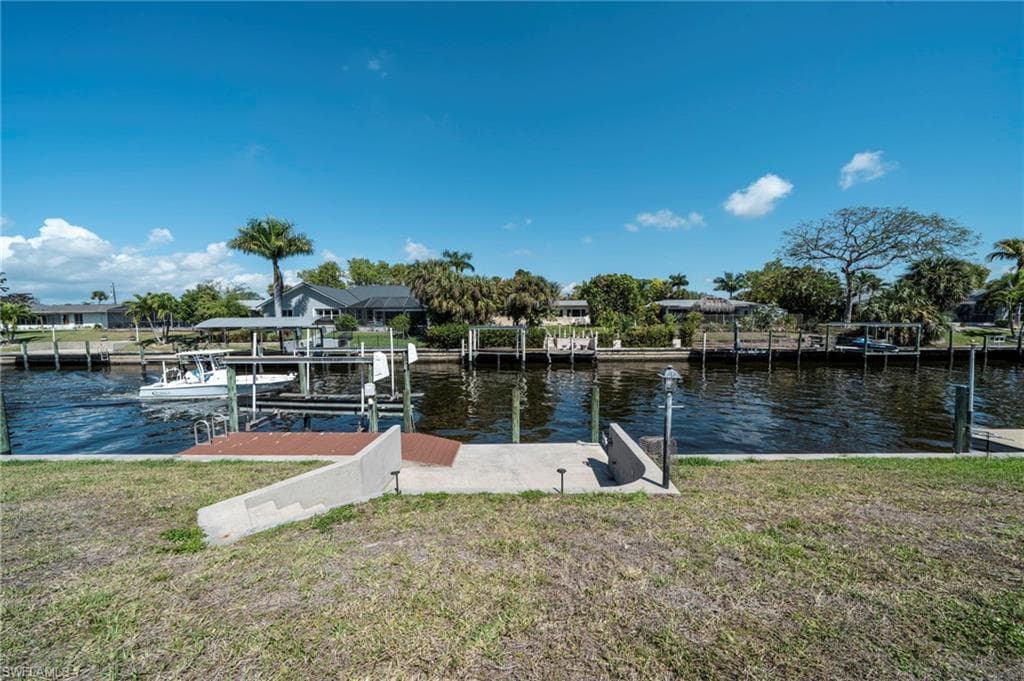 1433 28th TER CAPE CORAL, FL 33904