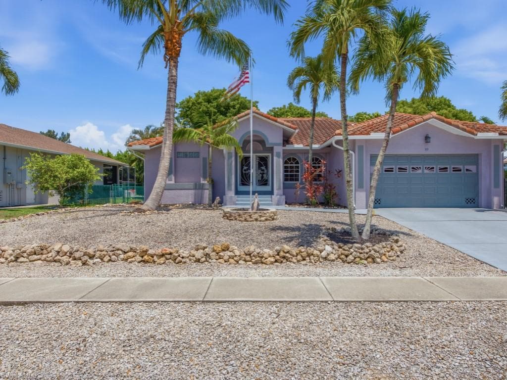 211 Bahama AVE MARCO ISLAND, FL 34145