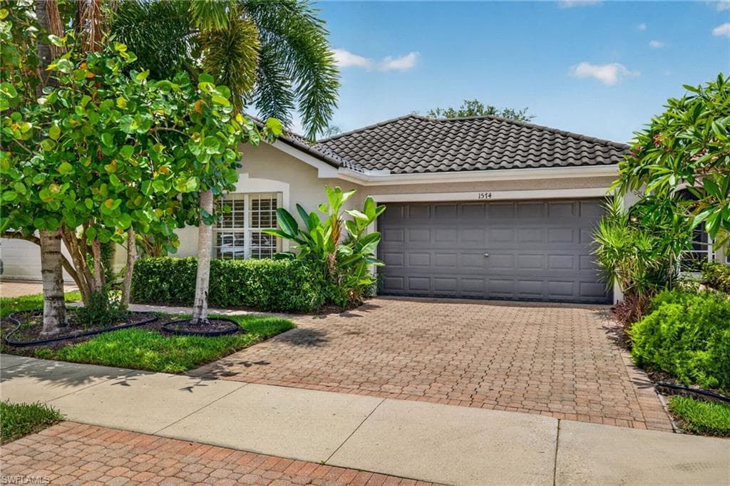 1574 Windamere LN NAPLES, FL 34119