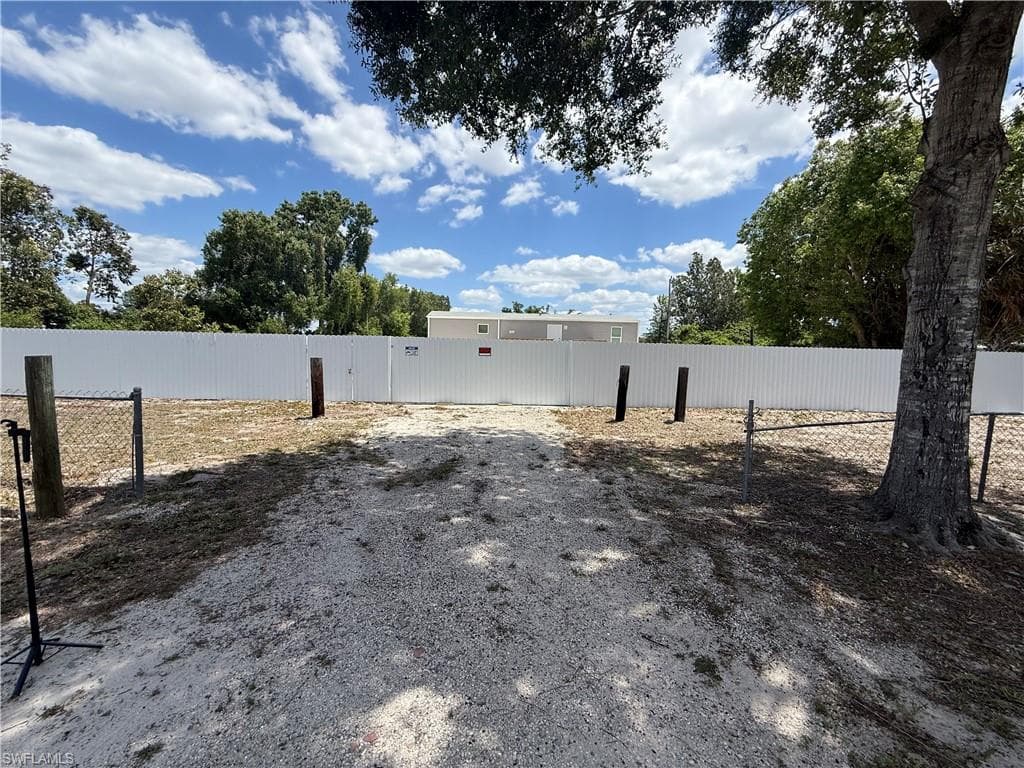 8165 Heck DR NORTH FORT MYERS, FL 33917