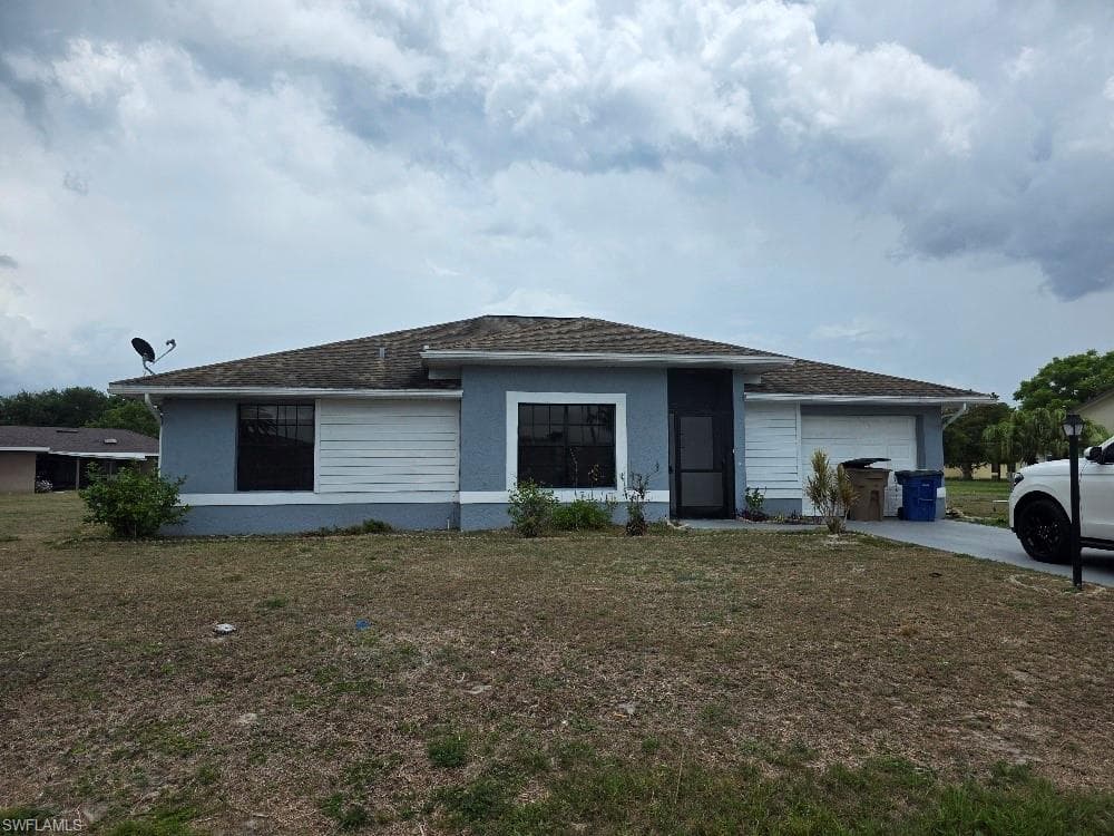 202 Eaglesmere DR LEHIGH ACRES, FL 33936