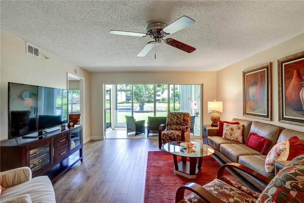 9900 Sunset Cove LN 114 FORT MYERS, FL 33919