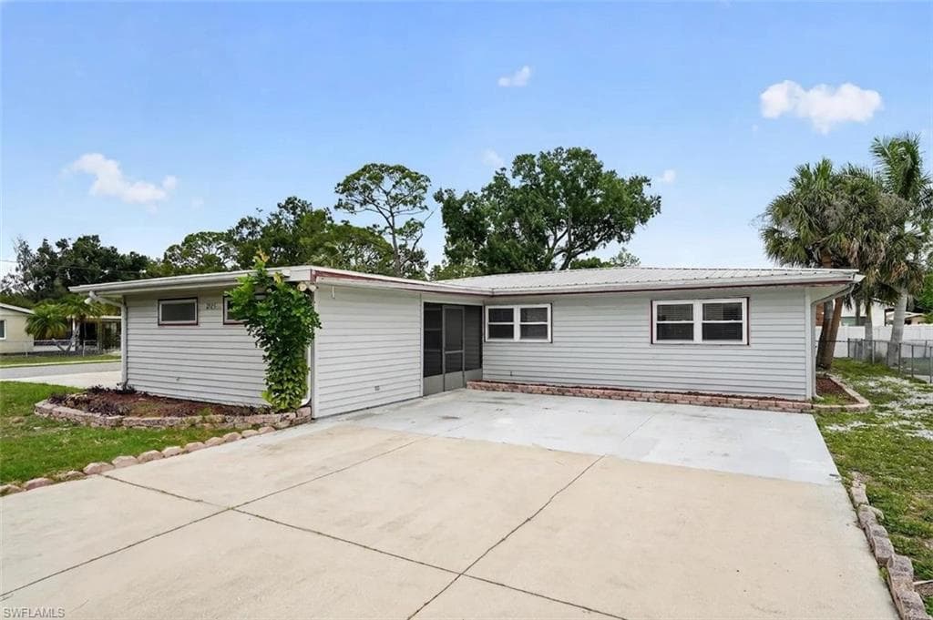 2505 Wood ST SARASOTA, FL 34237