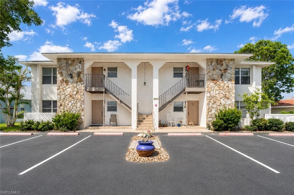 2700 Magdalina DR 2B PUNTA GORDA, FL 33950