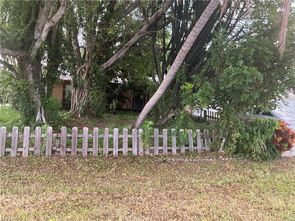 4201 32nd AVE SW NAPLES, FL 34116