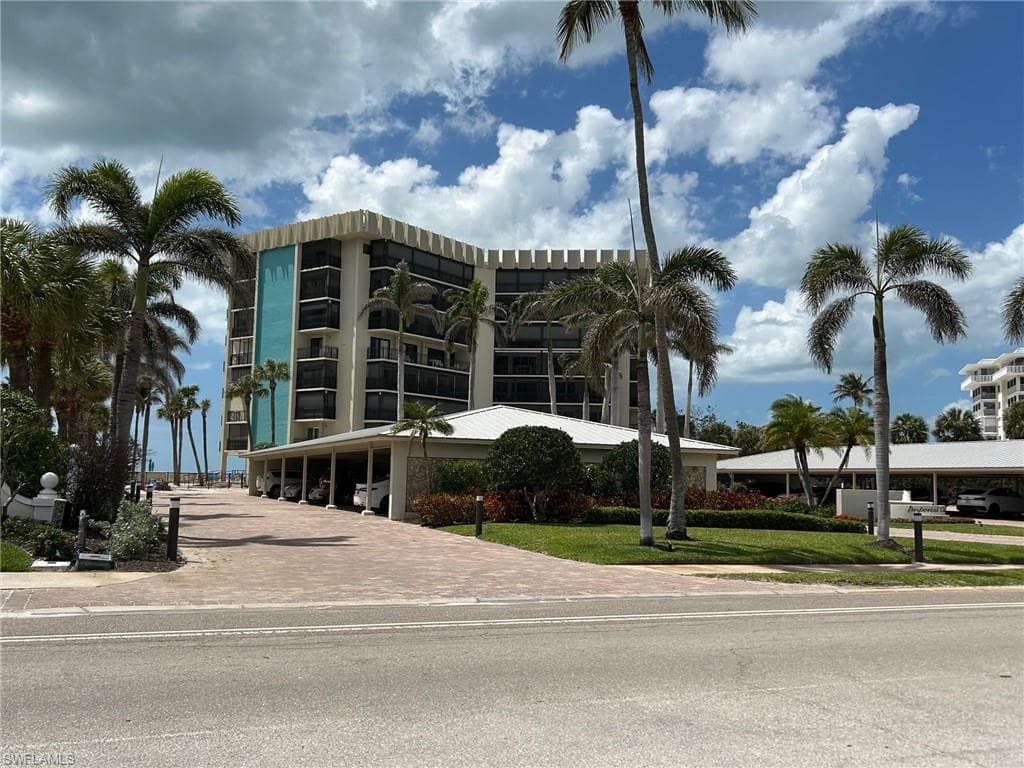 3399 Gulf Shore BLVD N 109 NAPLES, FL 34103