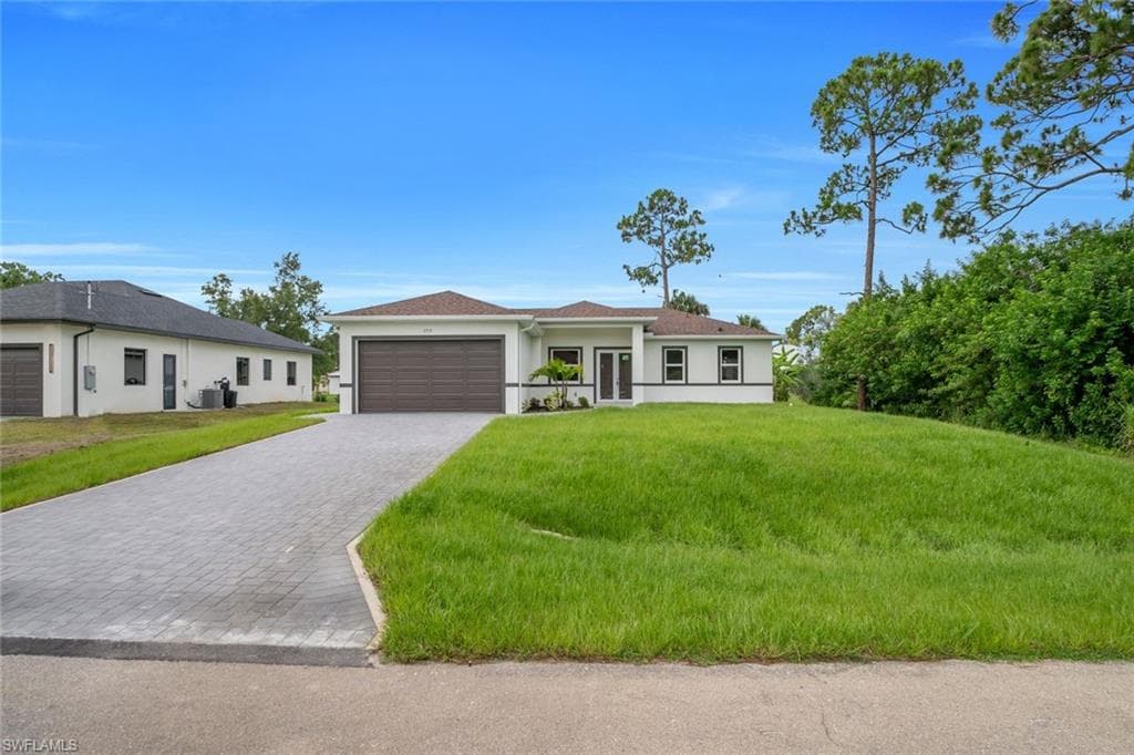 2715 10th ST W LEHIGH ACRES, FL 33971