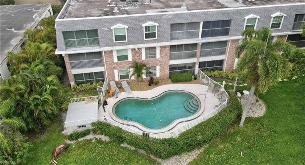 1900 Alamanda DR 202 NAPLES, FL 34102