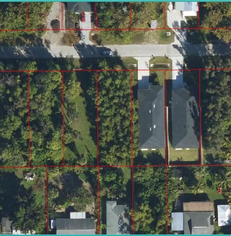 3060 pinetree DR NAPLES, FL 34112