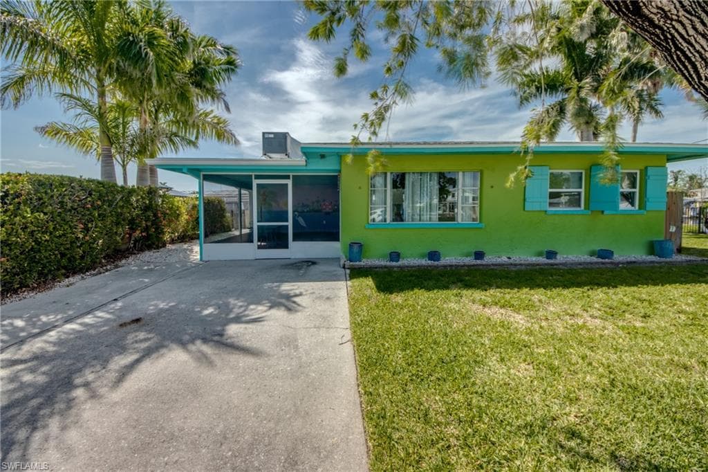 2567 Cay CV MATLACHA, FL 33993