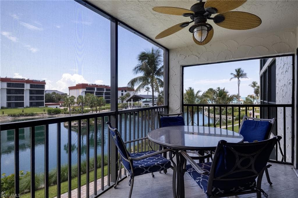 2445 Gulf DR B-22 SANIBEL, FL 33957