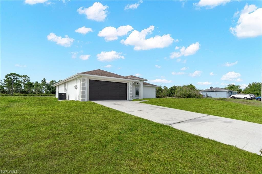 7057 Brazil CIR LABELLE, FL 33935