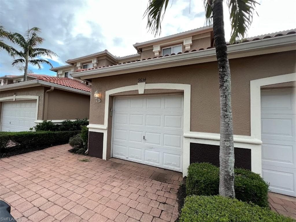 9634 Roundstone CIR FORT MYERS, FL 33967