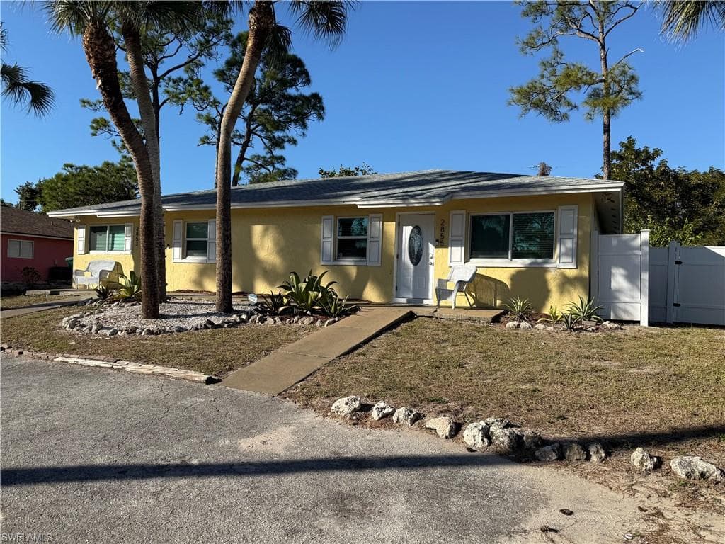 2855 Van Buren AVE NAPLES, FL 34112