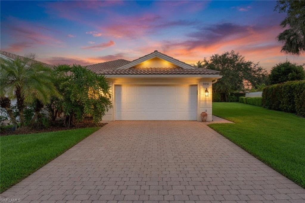 3210 Barbados LN NAPLES, FL 34119