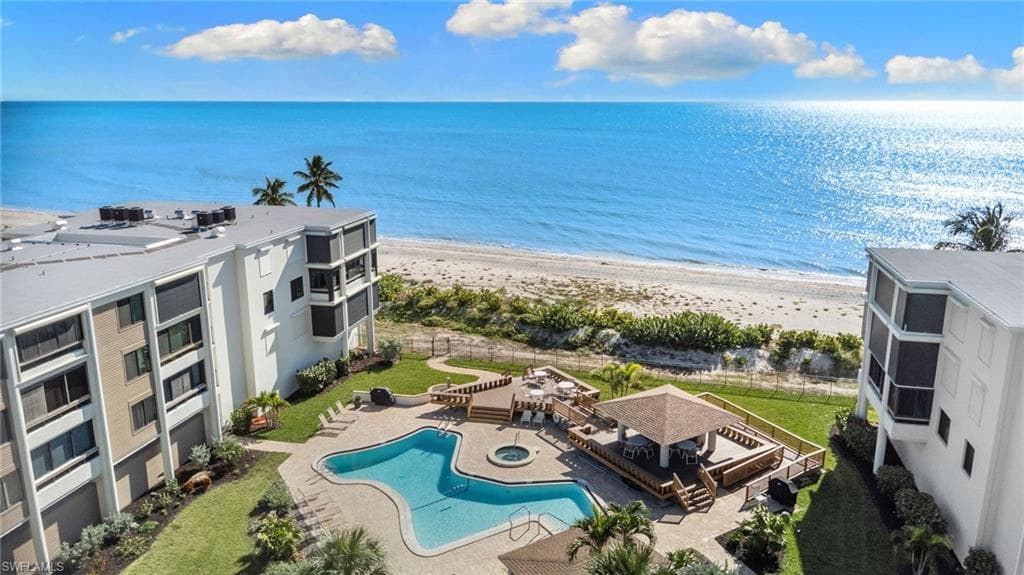 2777 W Gulf DR 104 SANIBEL, FL 33957