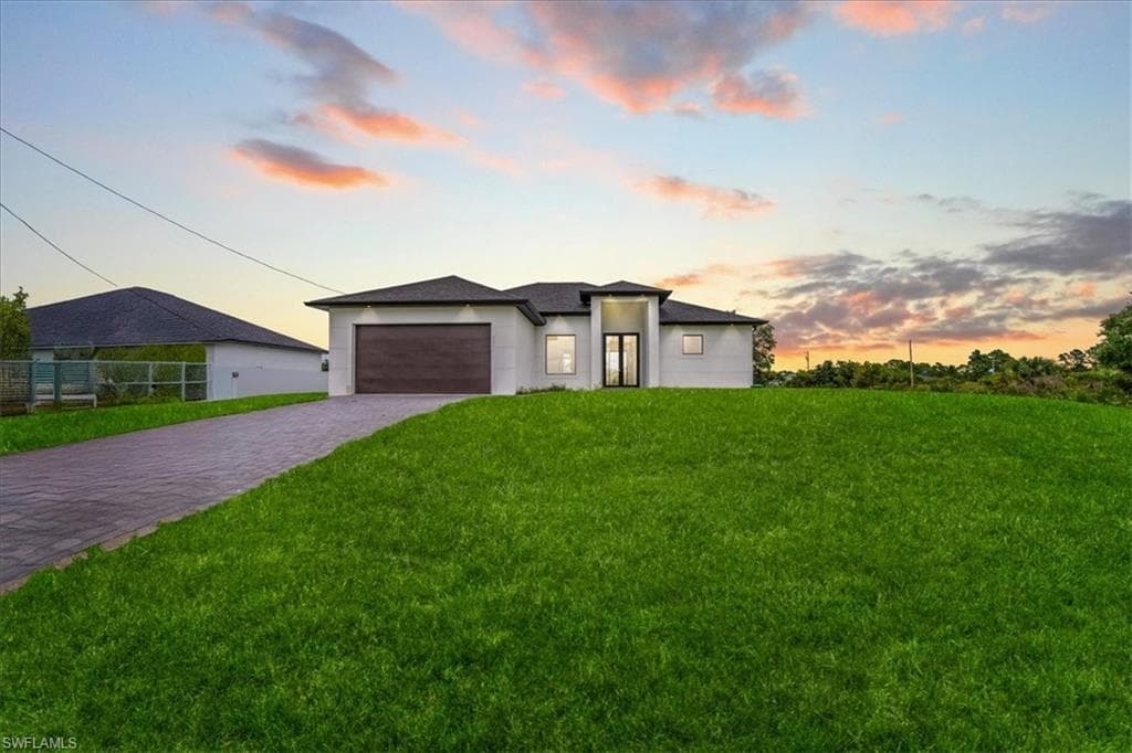 3371 Meadow RD LEHIGH ACRES, FL 33974