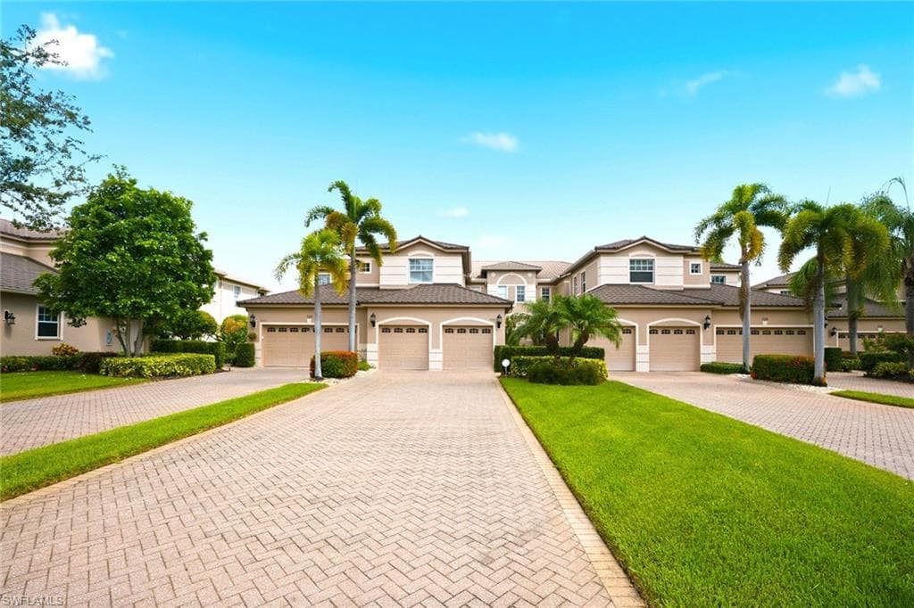 729 Regency Reserve CIR 5501 NAPLES, FL 34119