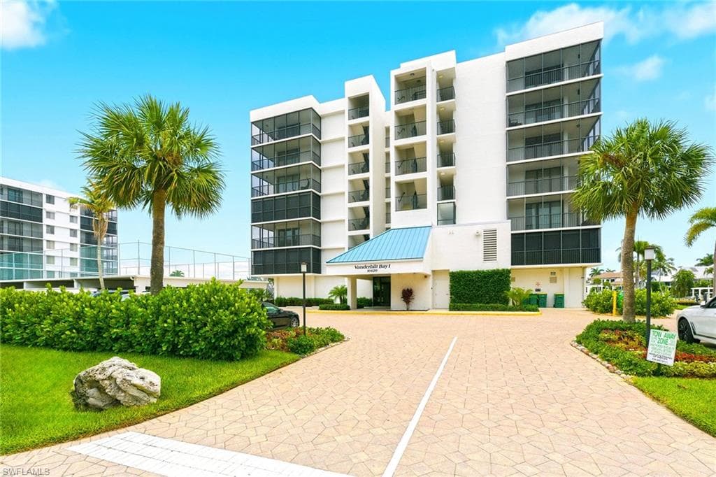 10420 Gulf Shore DR 161 NAPLES, FL 34108