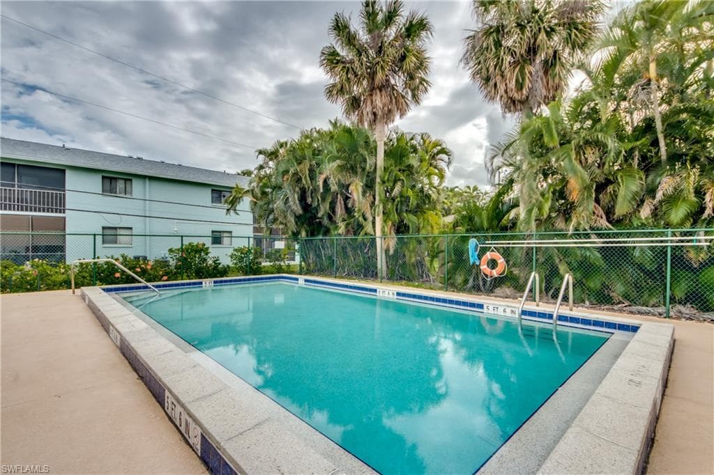 4904 Vincennes CT 108 CAPE CORAL, FL 33904