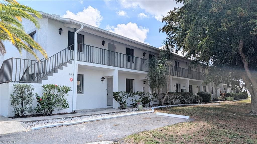 815 Victoria DR 106 CAPE CORAL, FL 33904